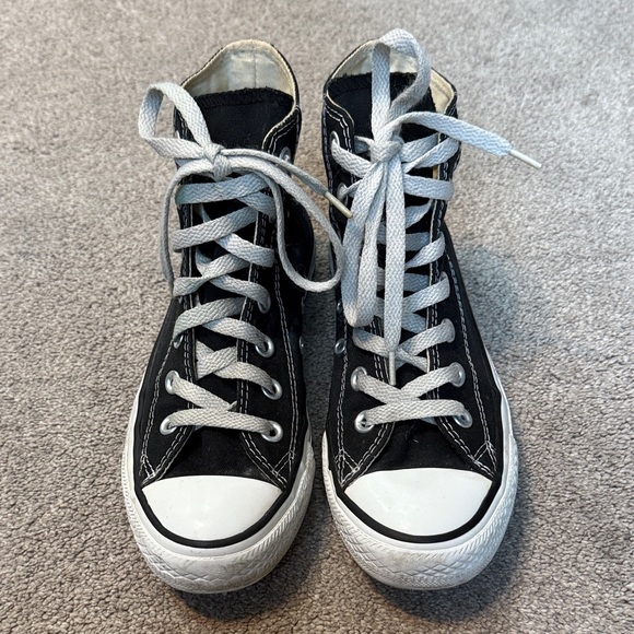 Converse Black Chuck Taylor All Stars High Top Sneakers Size 6 - Picture 1 of 5